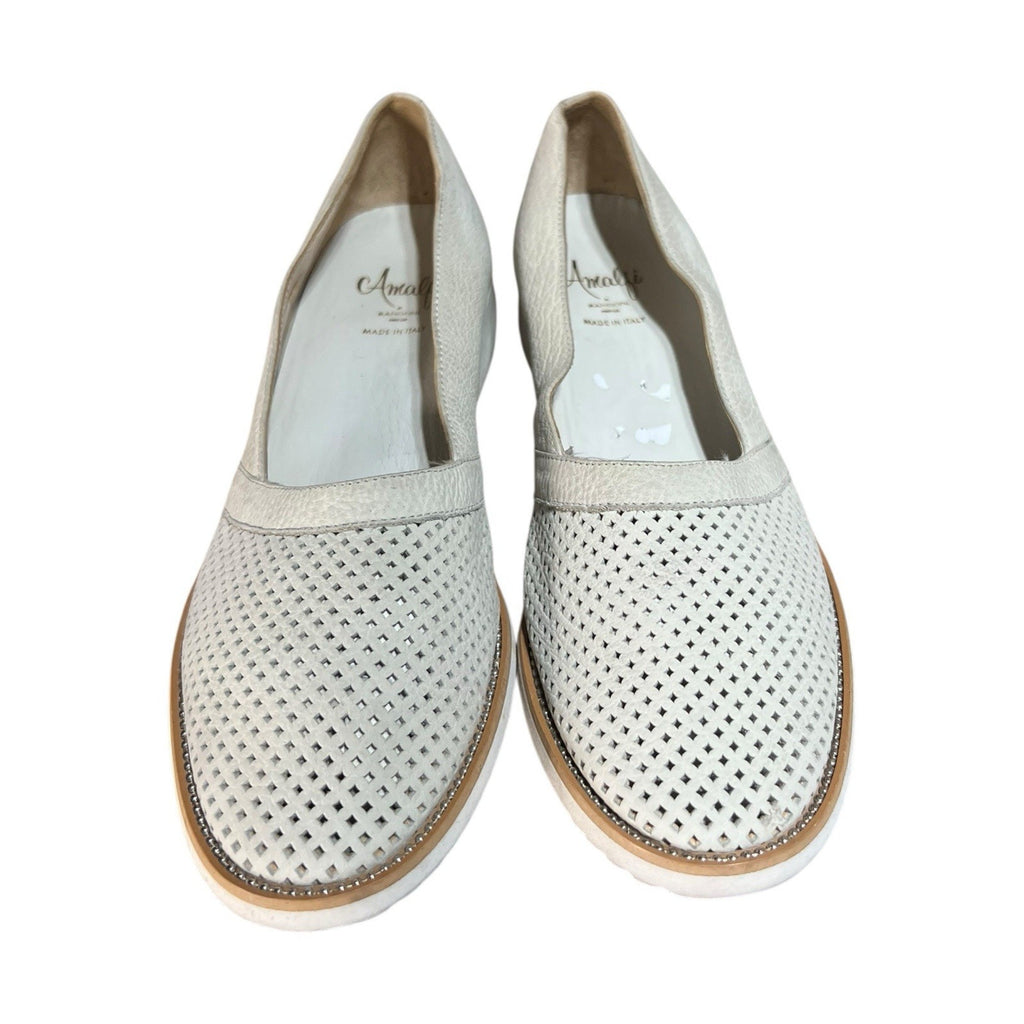 Amalfi by Rangoni Ermete skimmer flats in a perforated Ghiaccio Bantus 8.5 M