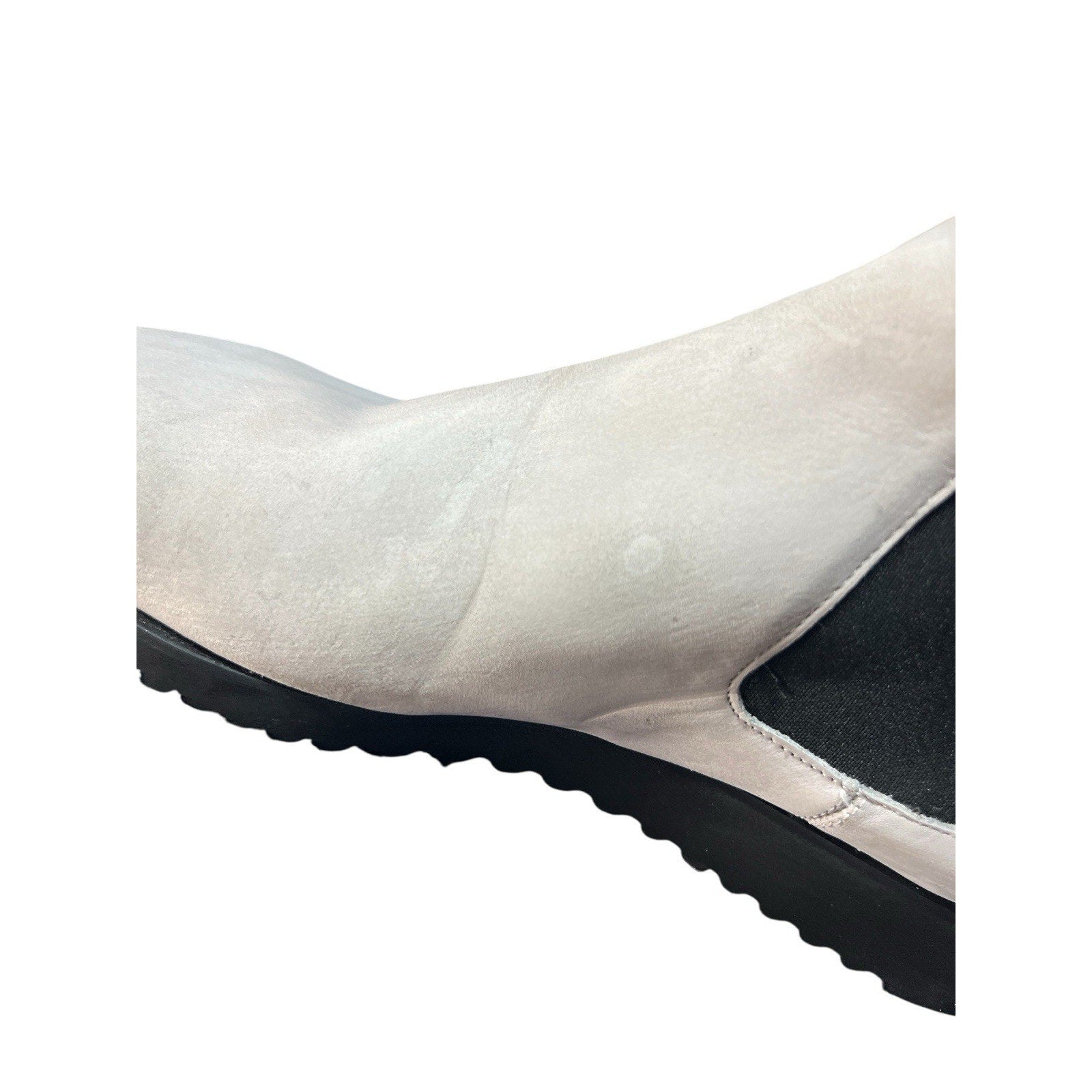 Amalfi by Rangoni Enrico Chelsea Boots in a gray suede finish 11.5 M