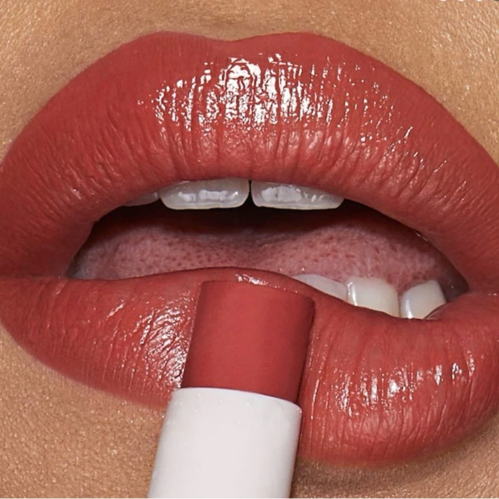 Charlotte Tilbury Hyaluronic Happikiss Lip Balm Enchanting Kiss