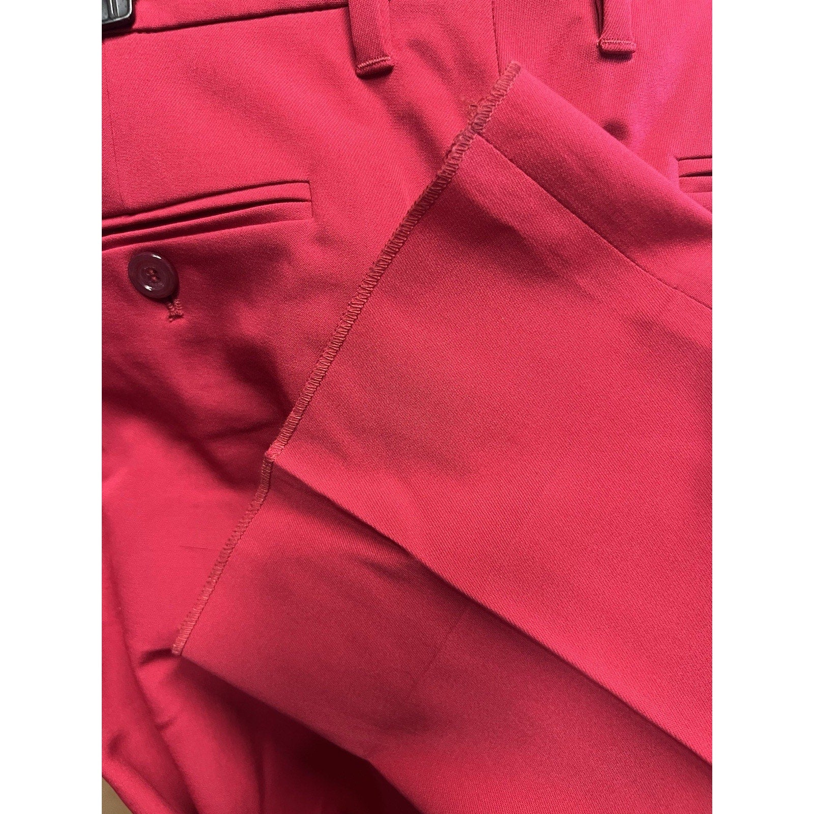 Gucci red tailored dress trousers featuring a classic straight-leg SZ 44 New