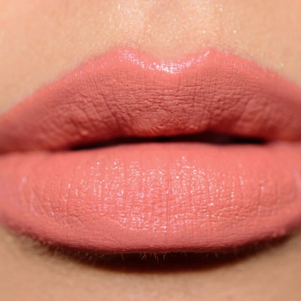 Hourglass Confession No One Knows Pink Lipstick