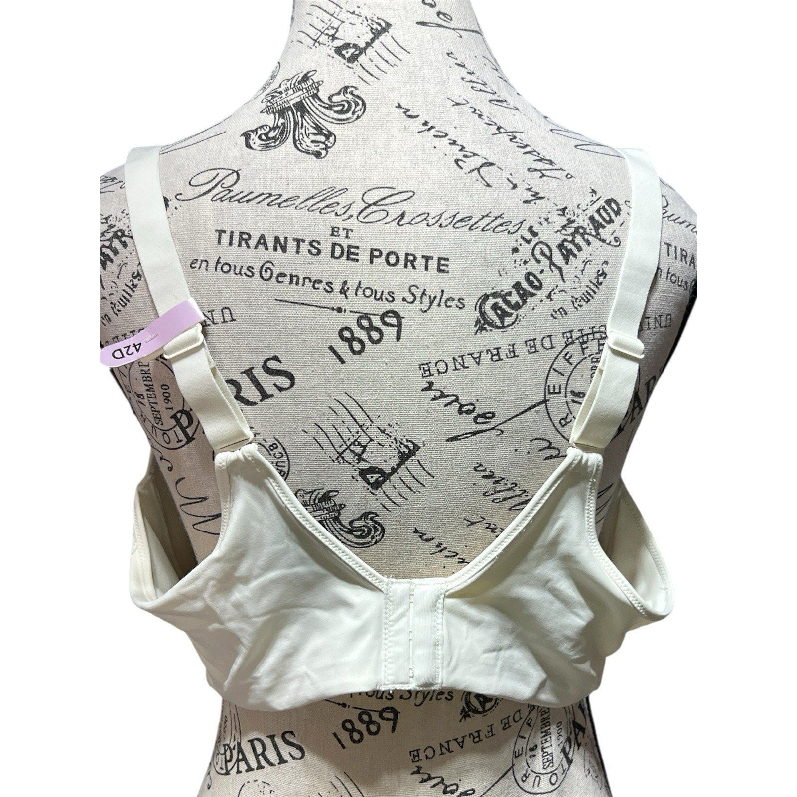 Bali Lightly Lined Ivory Bra – 42D, New with Tags, MSRP $48