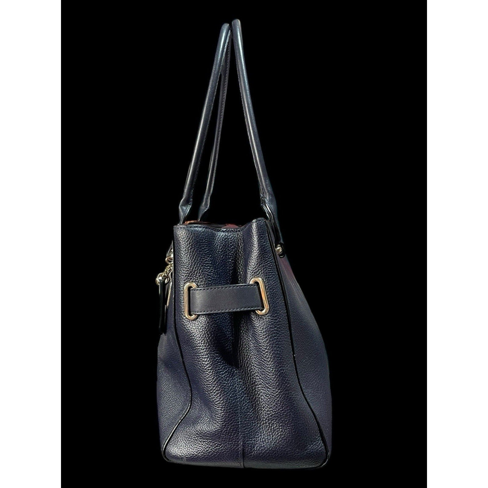 Coach Swagger Shoulder bag in navy Blue pebbled leather.