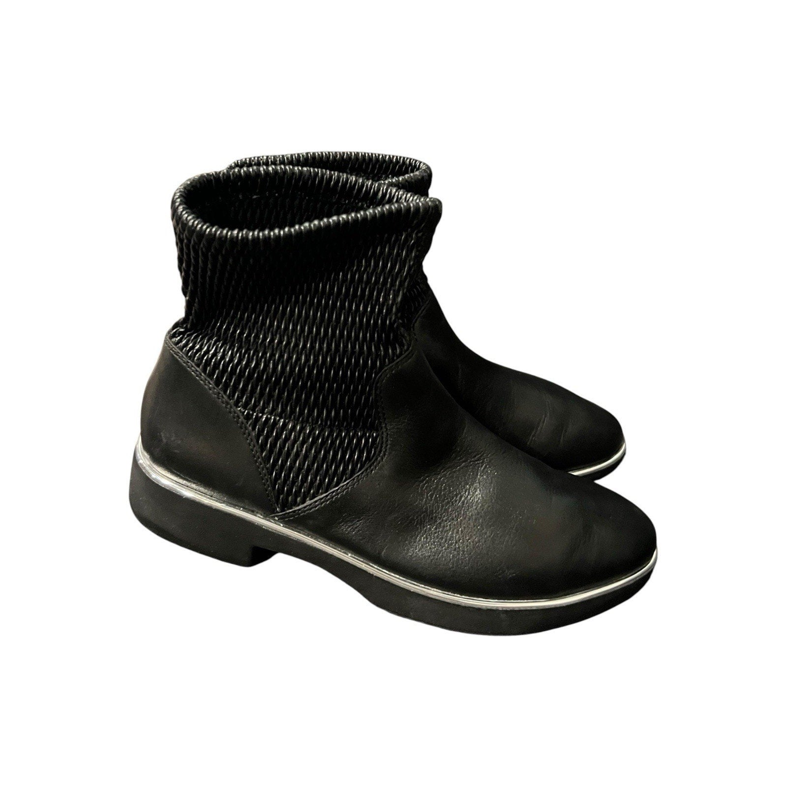 FitFlop Nissie Mixte ankle boots featuring black leather with a textured knit 8