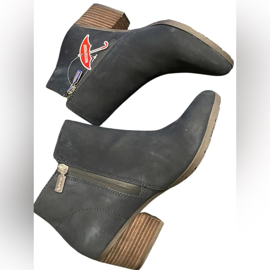 Blondo Women's Navy Blue Ankle Boots NWT Size 8