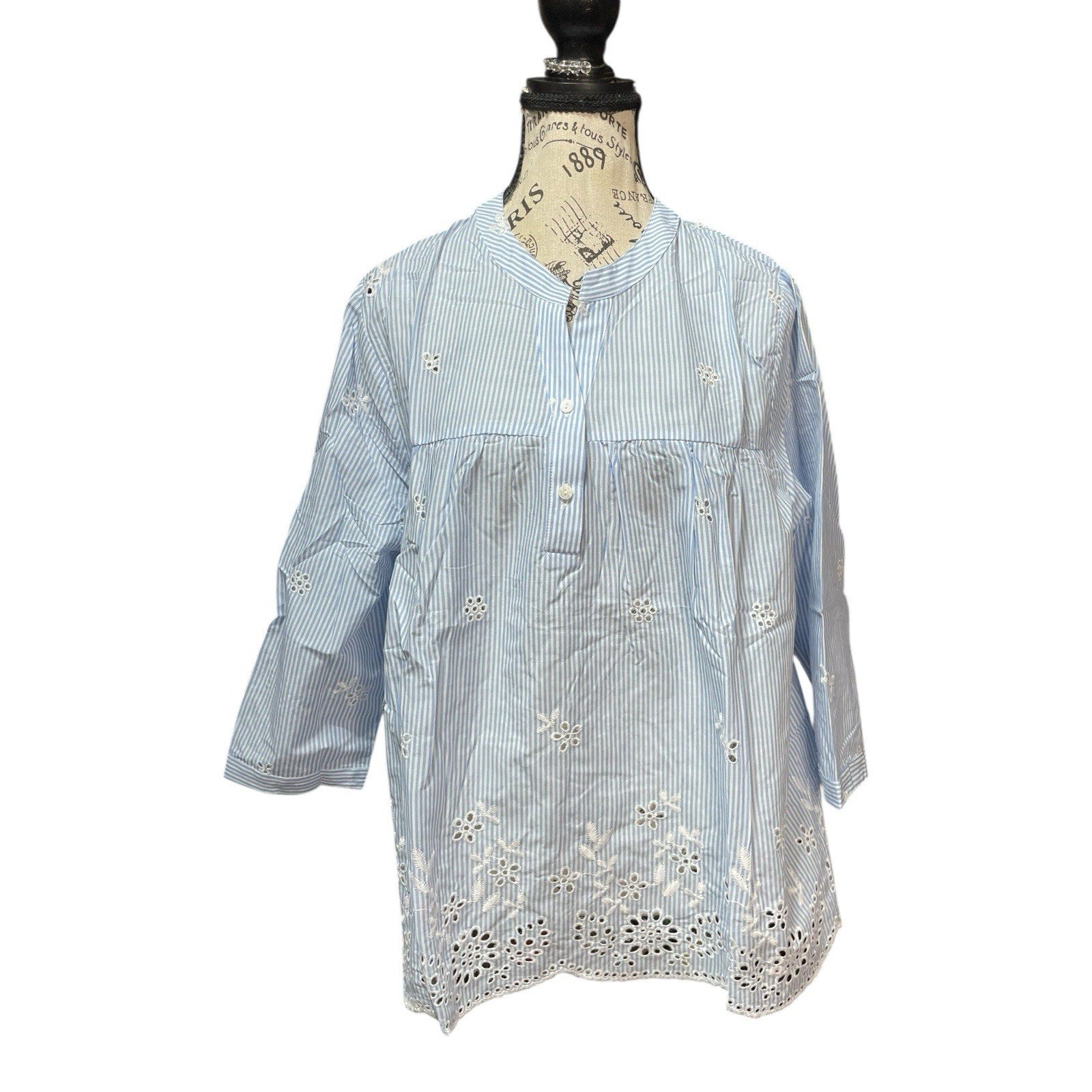 Hayden Los Angeles Size Large Cotton Blue & White Striped Floral Embroidery Top