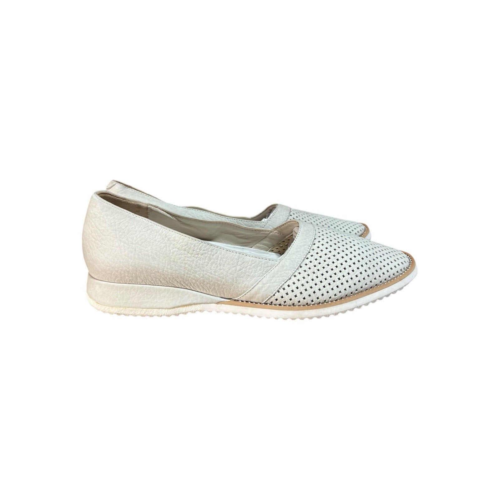 Amalfi by Rangoni Ermete skimmer flats in a perforated Ghiaccio Bantus 8.5 M