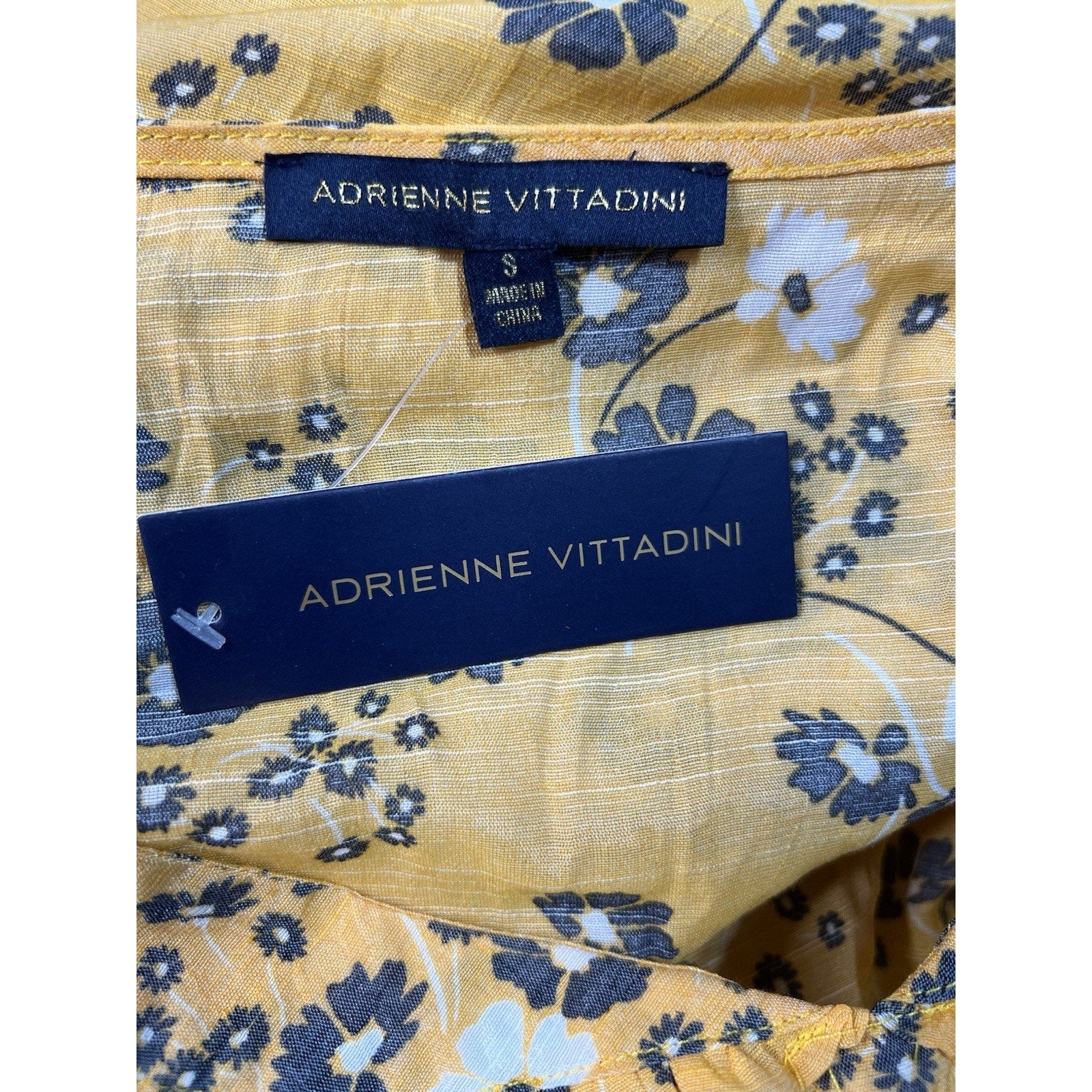 Adrienne Vittadini Yellow Floral Faux Button Blouse Women’s Shirt Size S NWT