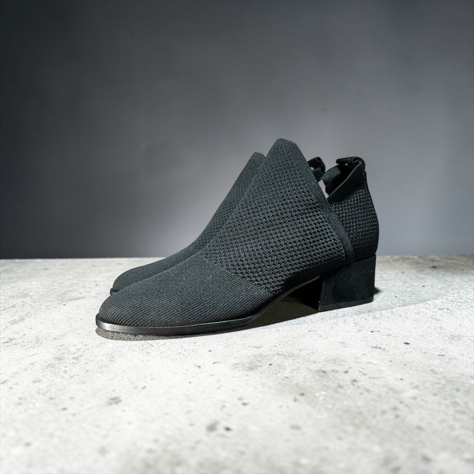 Eileen Fisher Cleaver Knit Booties With 1 3/4 In Block Heel Size 8.5