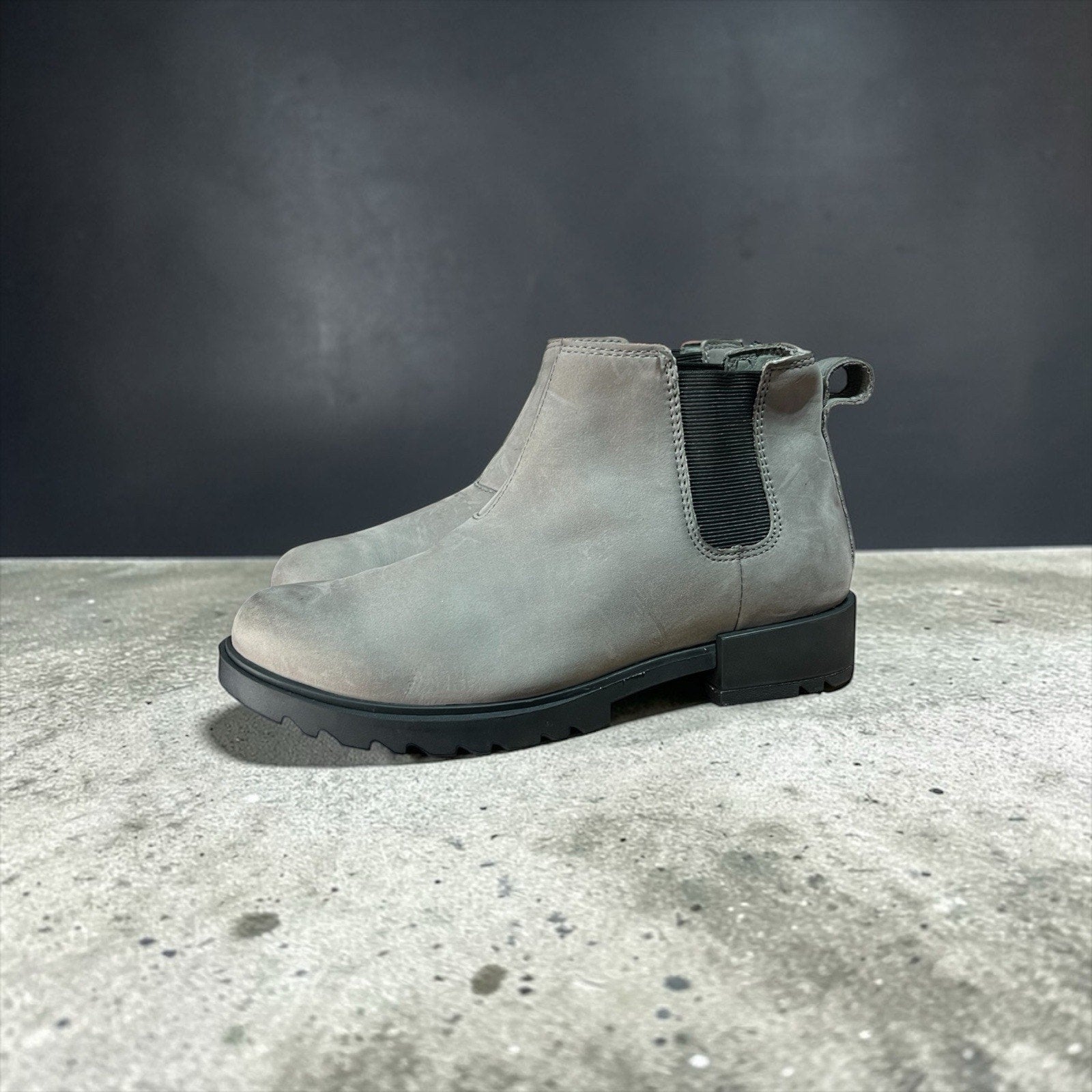 Sorel Women's Emelie II Chelsea Waterproof Boot in the Quarry/Black Womens 6 NWT
