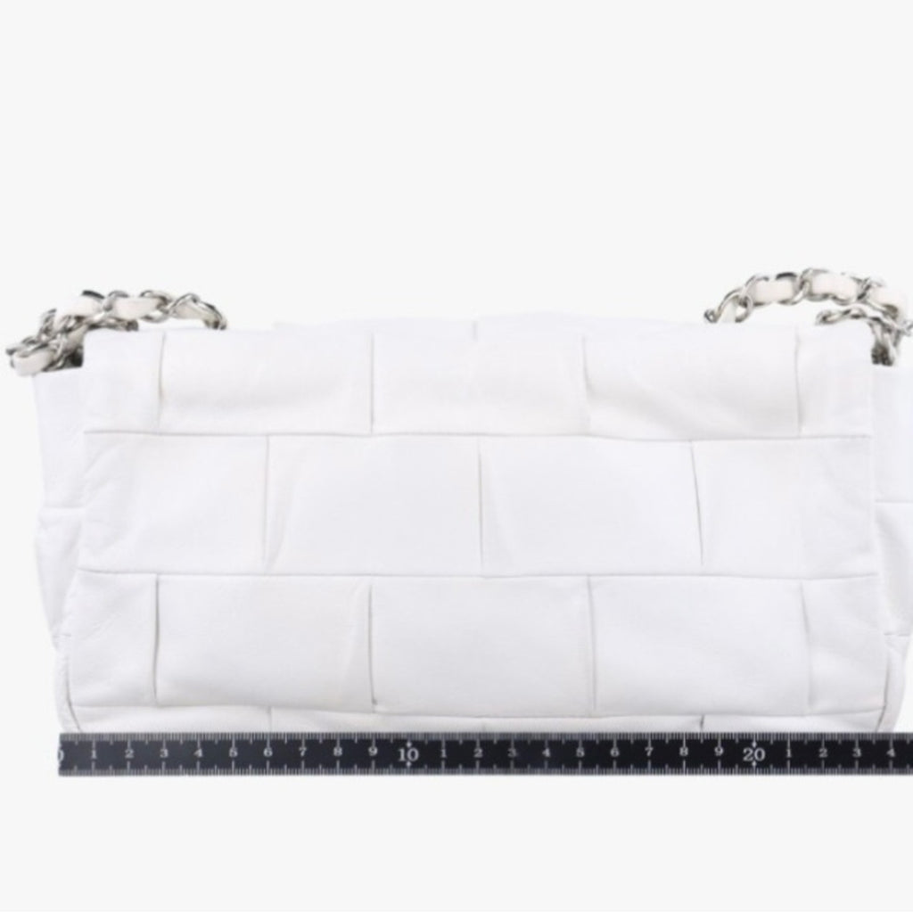 Chanel White Quilted Shoulder Bag Pre Owned