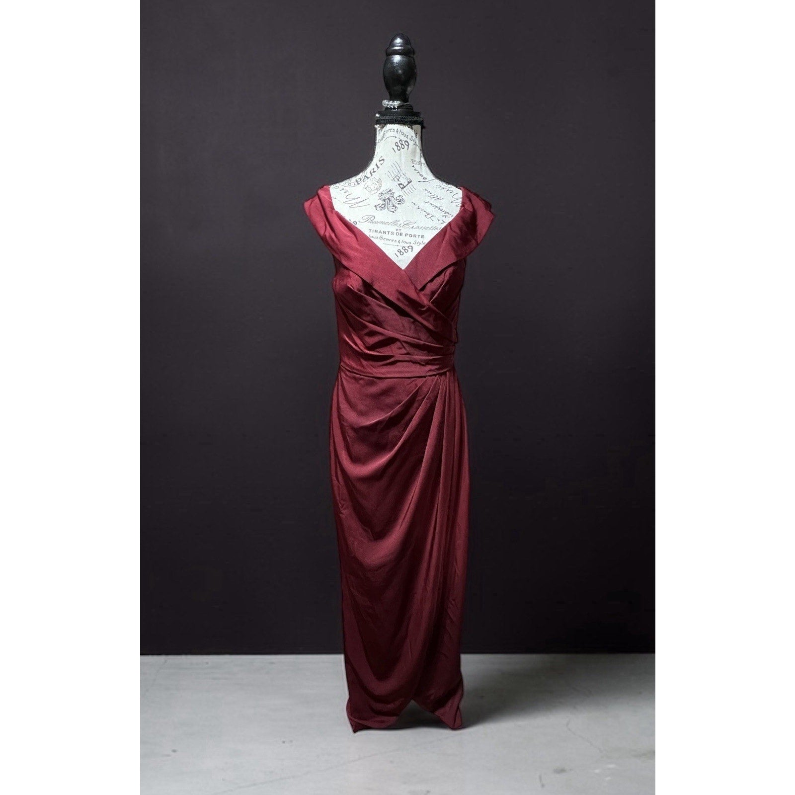 La Femme Burgundy Body Contour Maxi Dress Women’s Size 8 MSRP $599