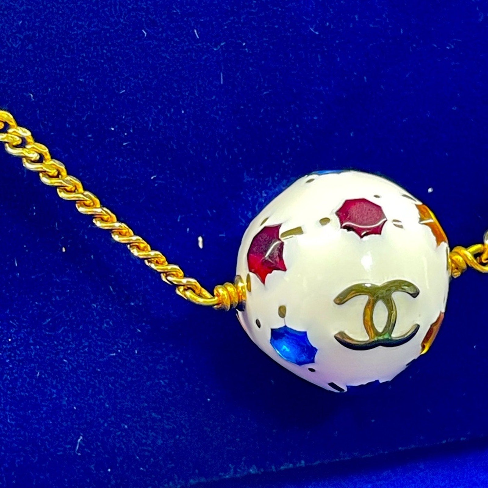 CHANEL Gold and White Necklace with Elegant Design Pre Owned