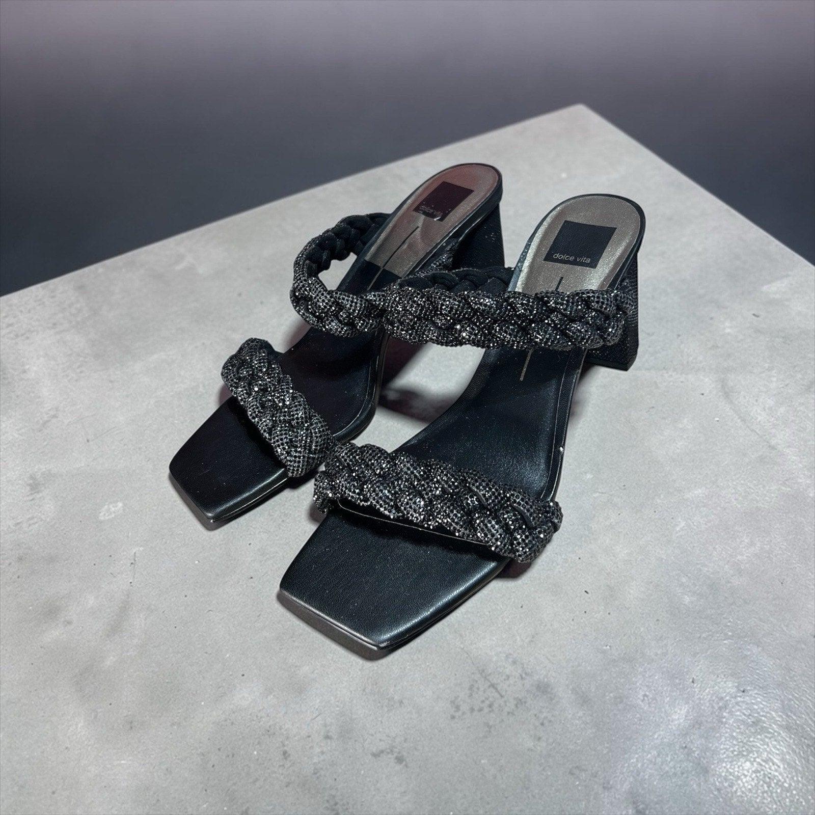 Dolce Vita Black Ronin Sandals Women’s Shoe Size 11