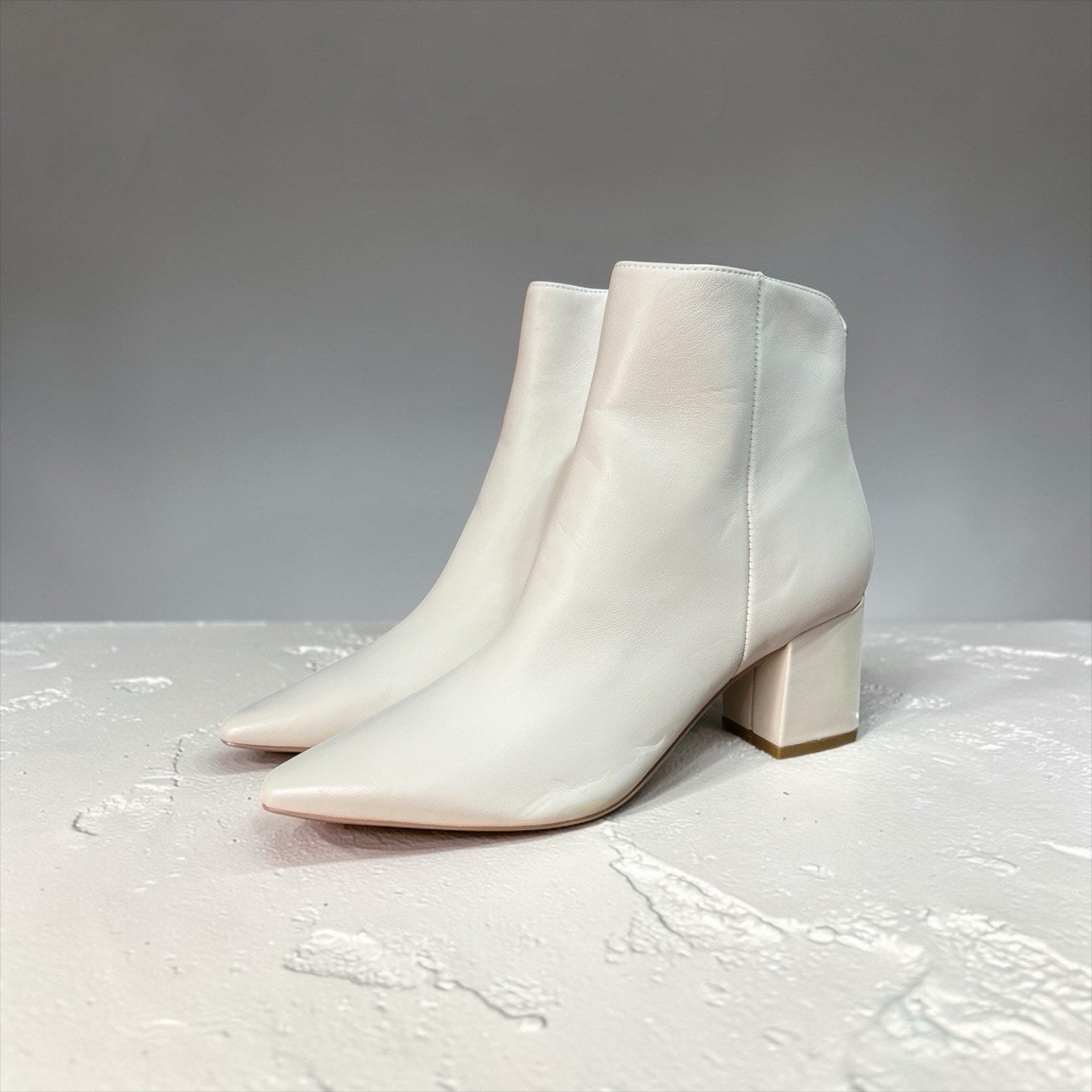 Marc Fisher JARLI POINTY IVORY LEATHER ANKLE BOOTIE Women’s Shoe Size 6M