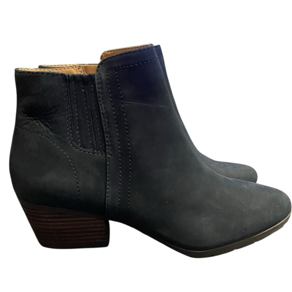 Blondo Women's Navy Blue Ankle Boots NWT Size 8