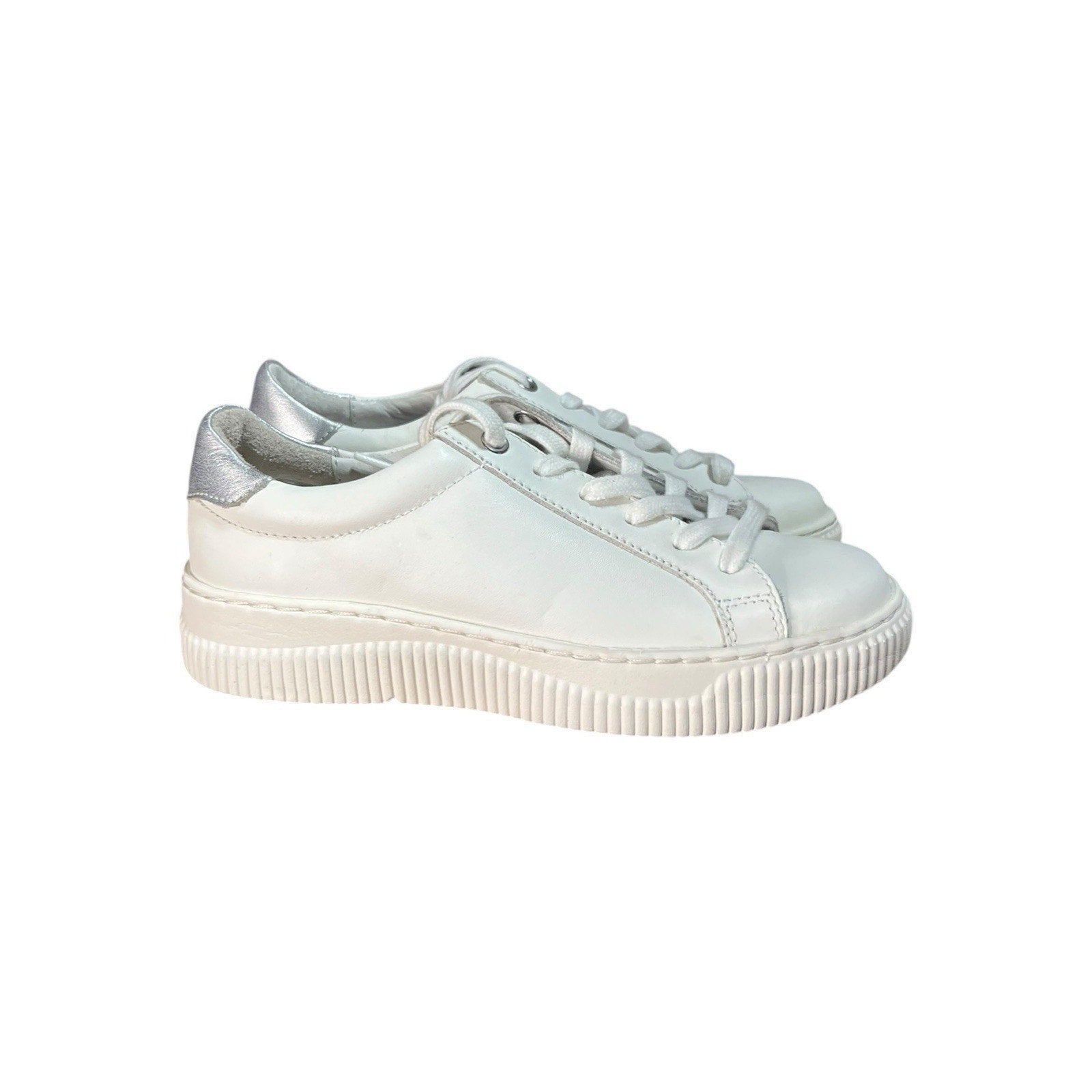 Softt Fianna White Sneaker Women Shoe Size 6M