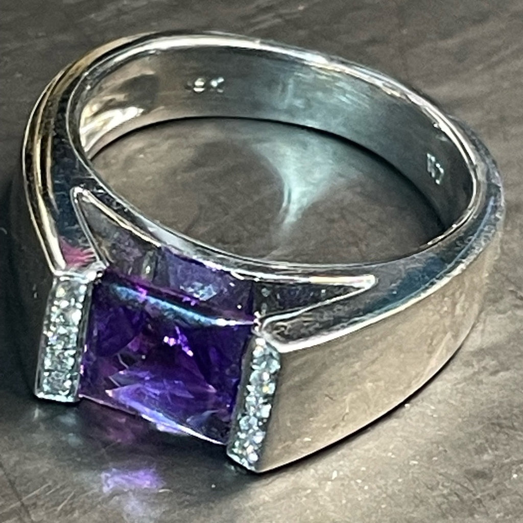 18K solid white Gold and amethyst ring with Moissanite accents