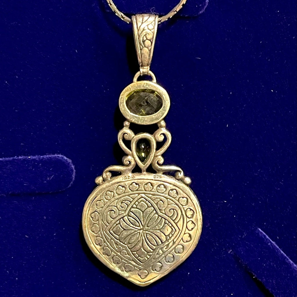 925 Silver and Green Pendant Necklace