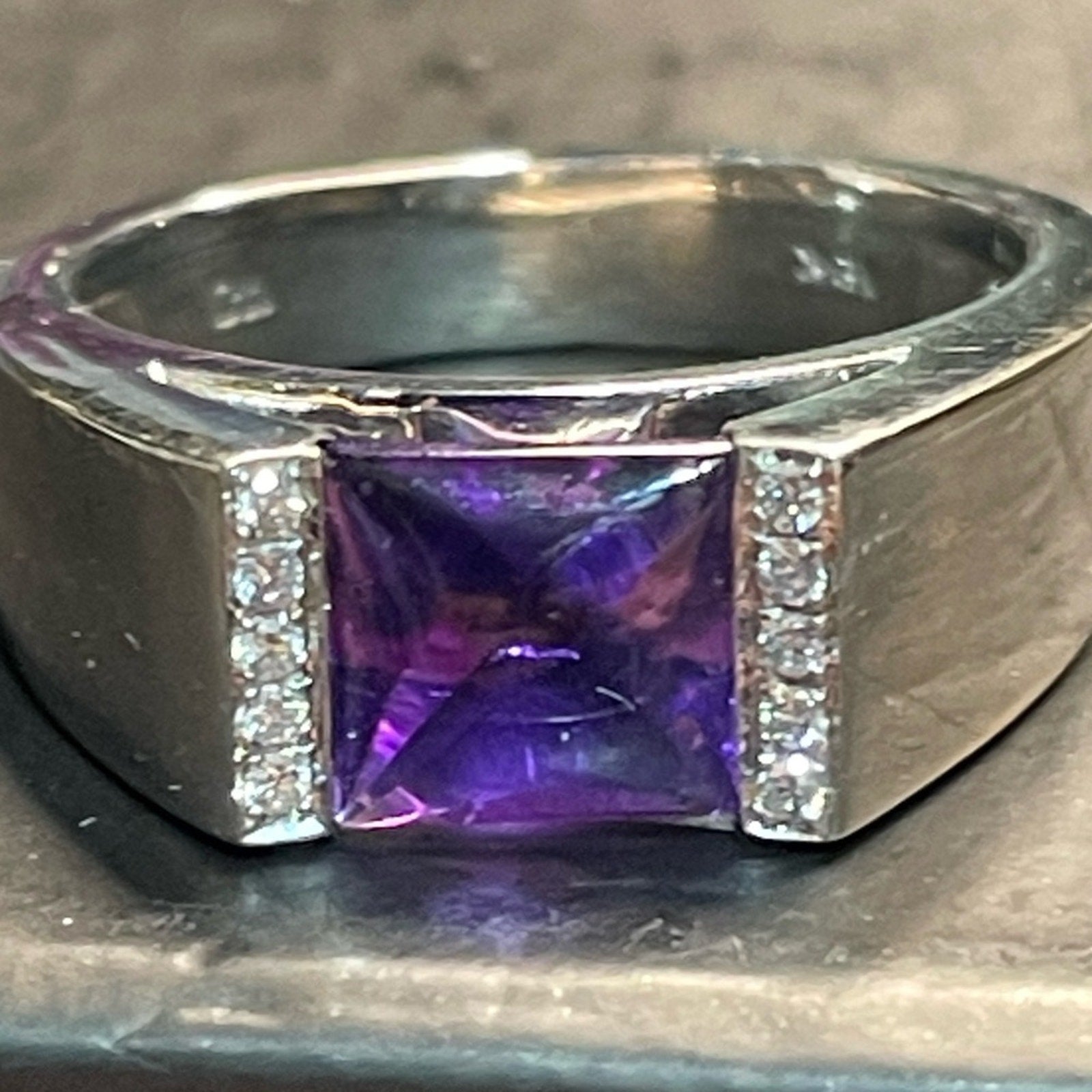 18K solid white Gold and amethyst ring with Moissanite accents