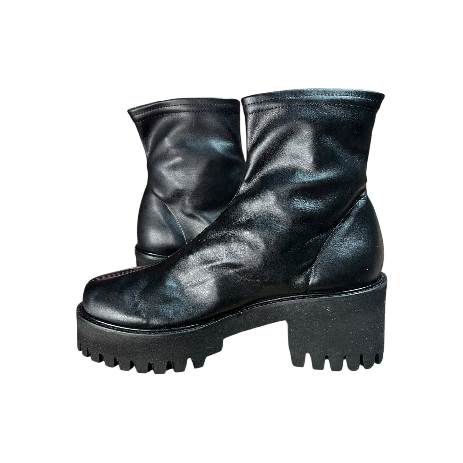 Frame Le Croyden style, featuring a leather upper and a chunky lug sole EU 38.5