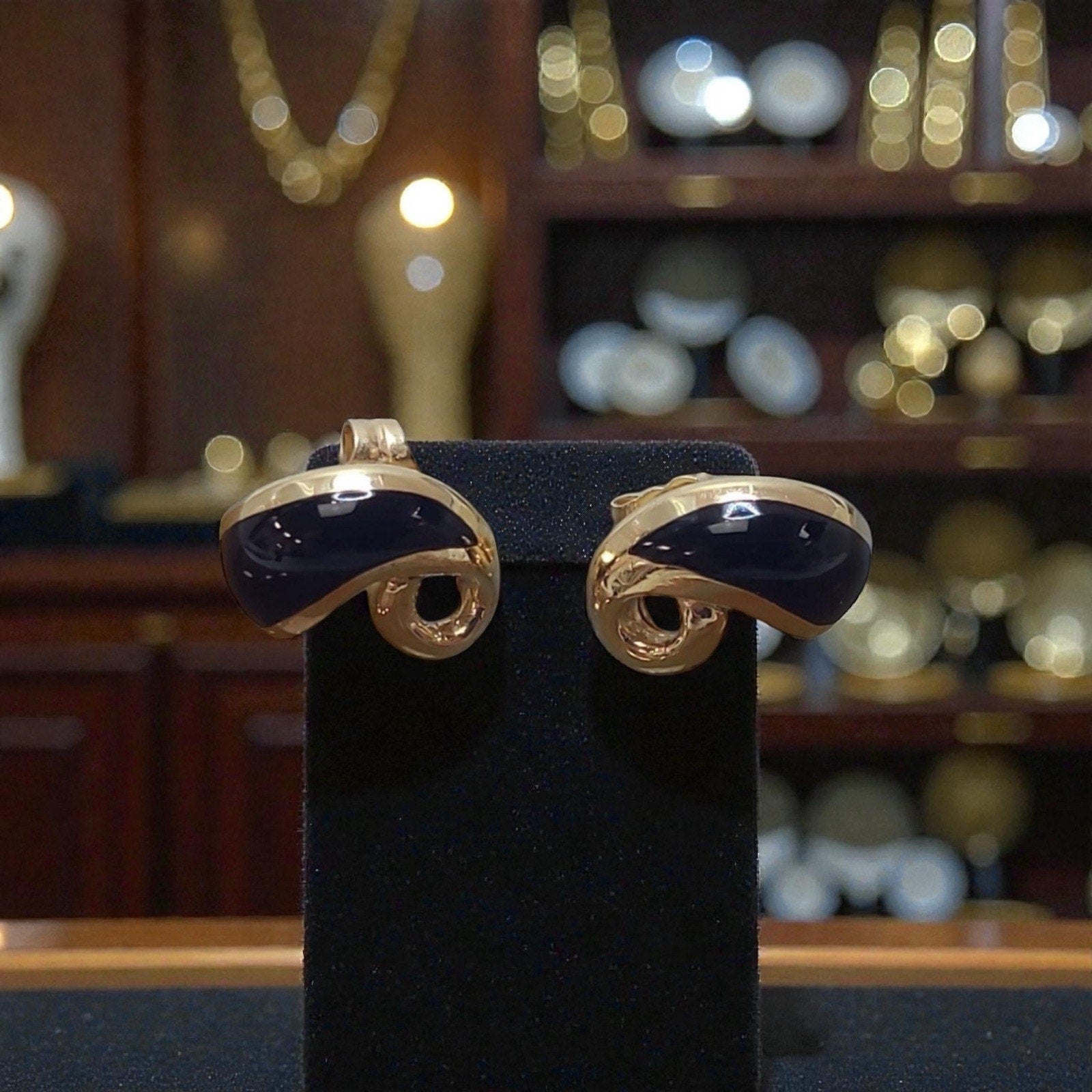 Vintage Kabana Black Onyx Inlay 14 K Yellow Gold Earring