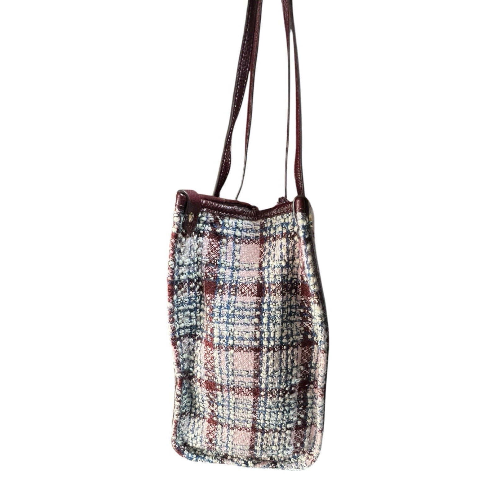 Kate Spade New York Market Medium Tote is crafted from cozy tweed And Leather