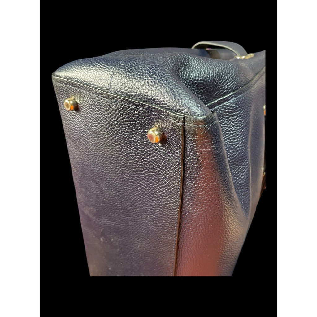 Coach Swagger Shoulder bag in navy Blue pebbled leather.