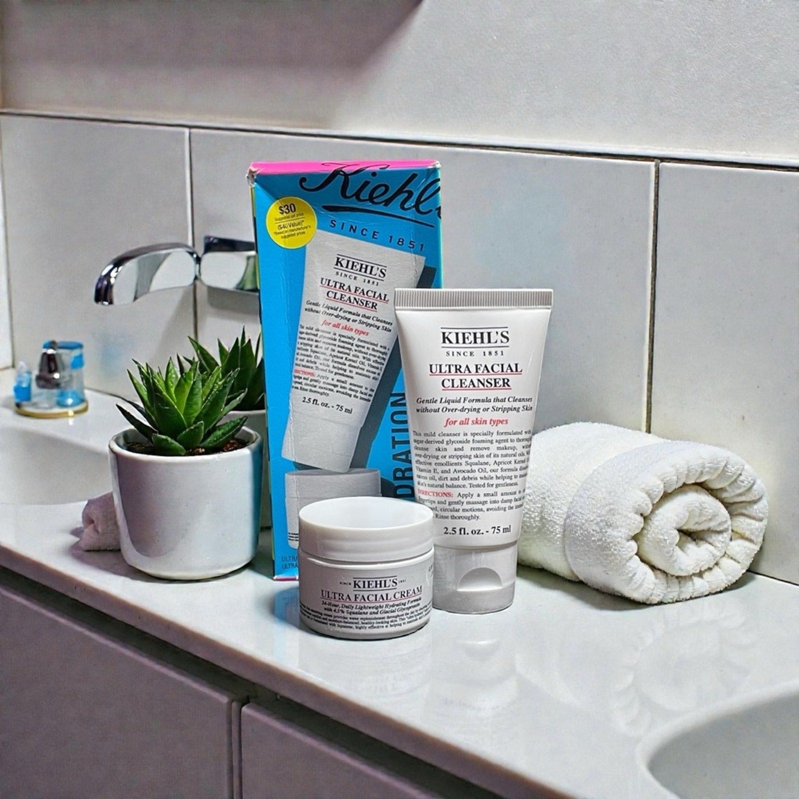 Kiehl's Ultra Facial Cleanser Duo New in Box
