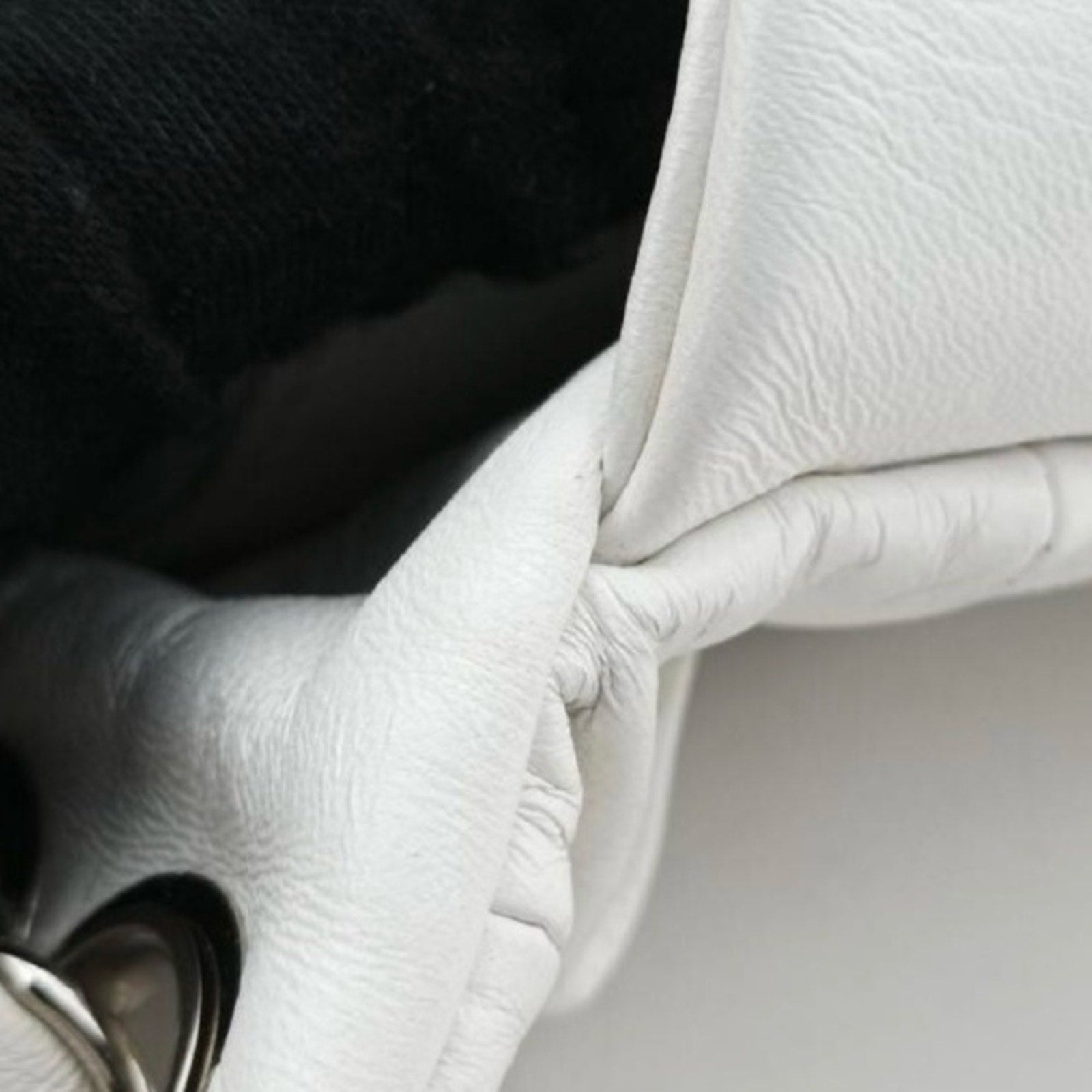 Chanel White Quilted Shoulder Bag Pre Owned