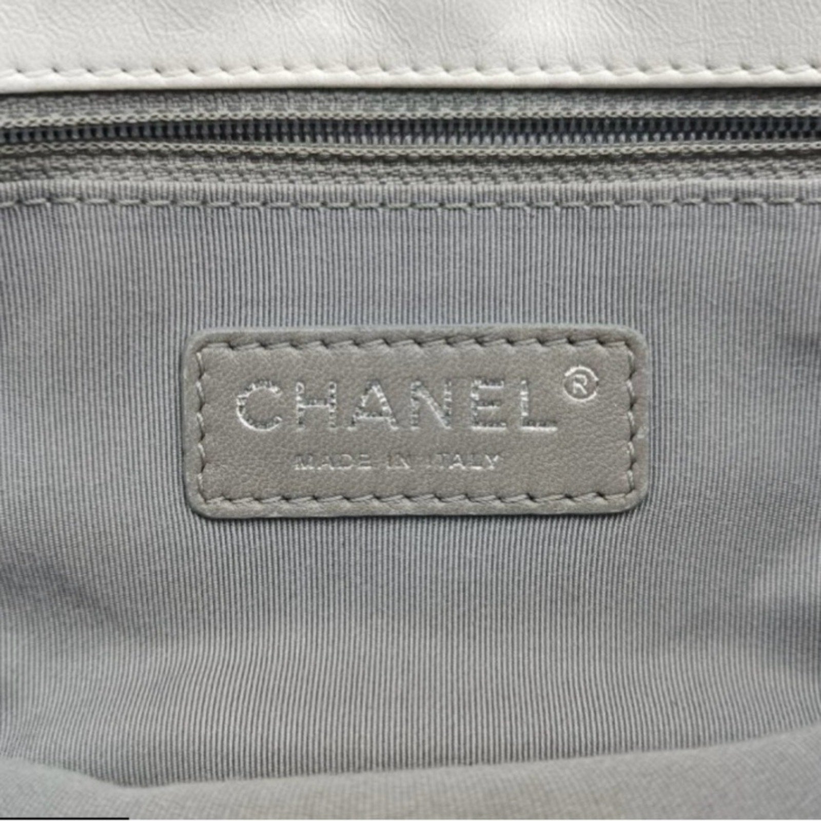 Chanel White Quilted Shoulder Bag Pre Owned
