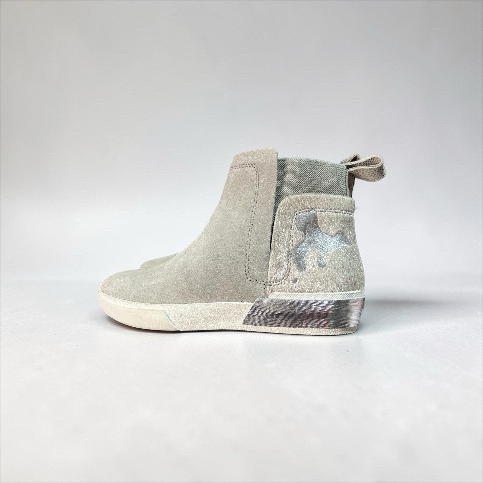 Dolce Vita Gray Suede And Ankle Bootie Women’s Size 8.5M