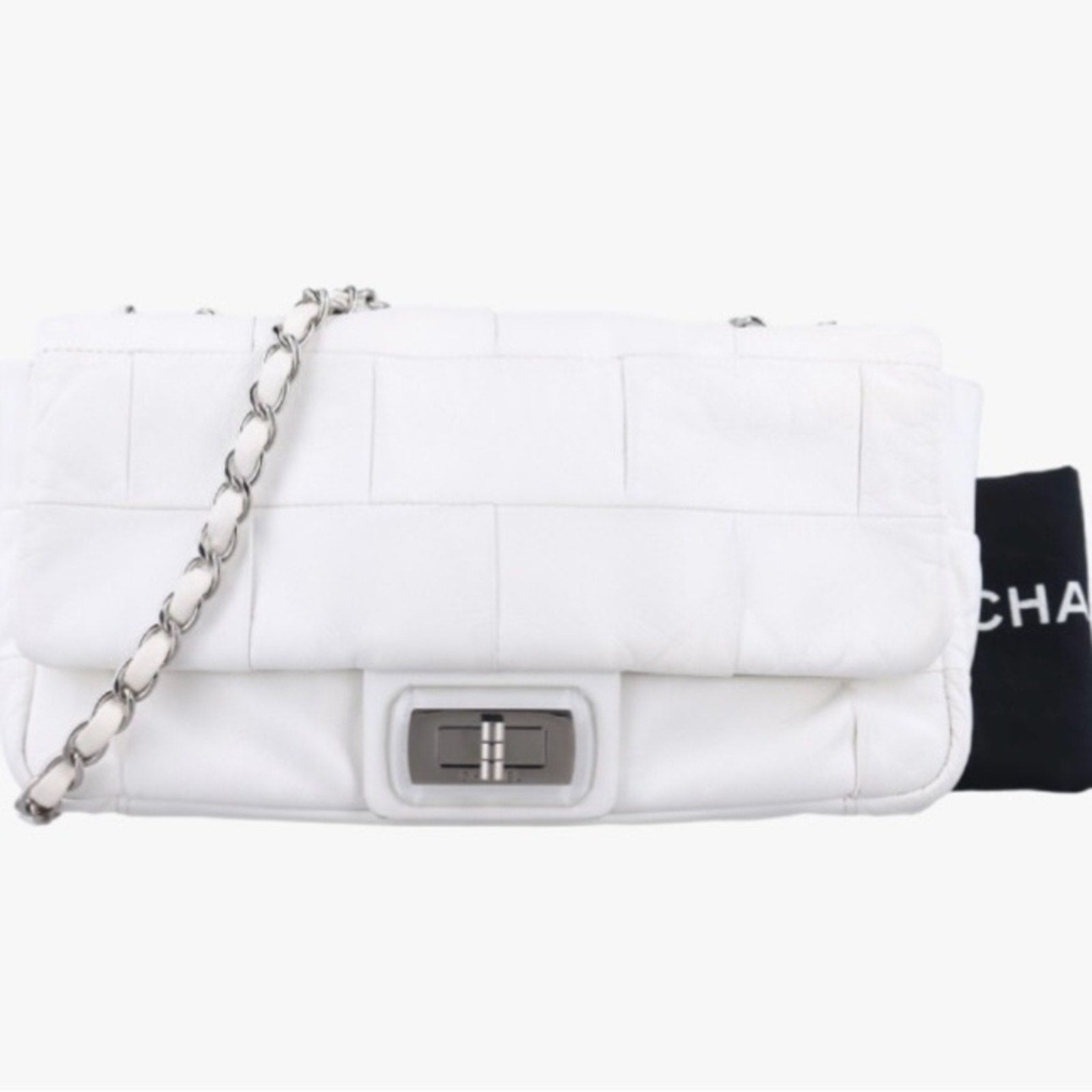Chanel White Quilted Shoulder Bag Pre Owned