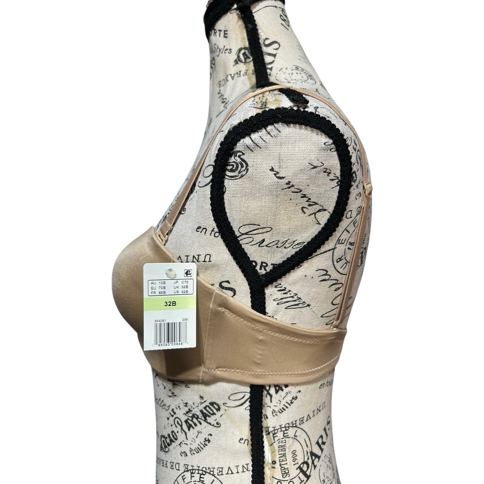 B. Tempt'd by Wacoal Women's Future Foundations Wire-free Strapless Bra 32B