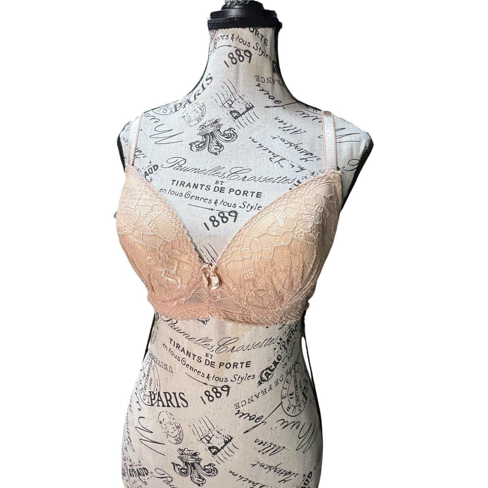Jezebel Women's Full Figure Lace Underwire 36C NWT