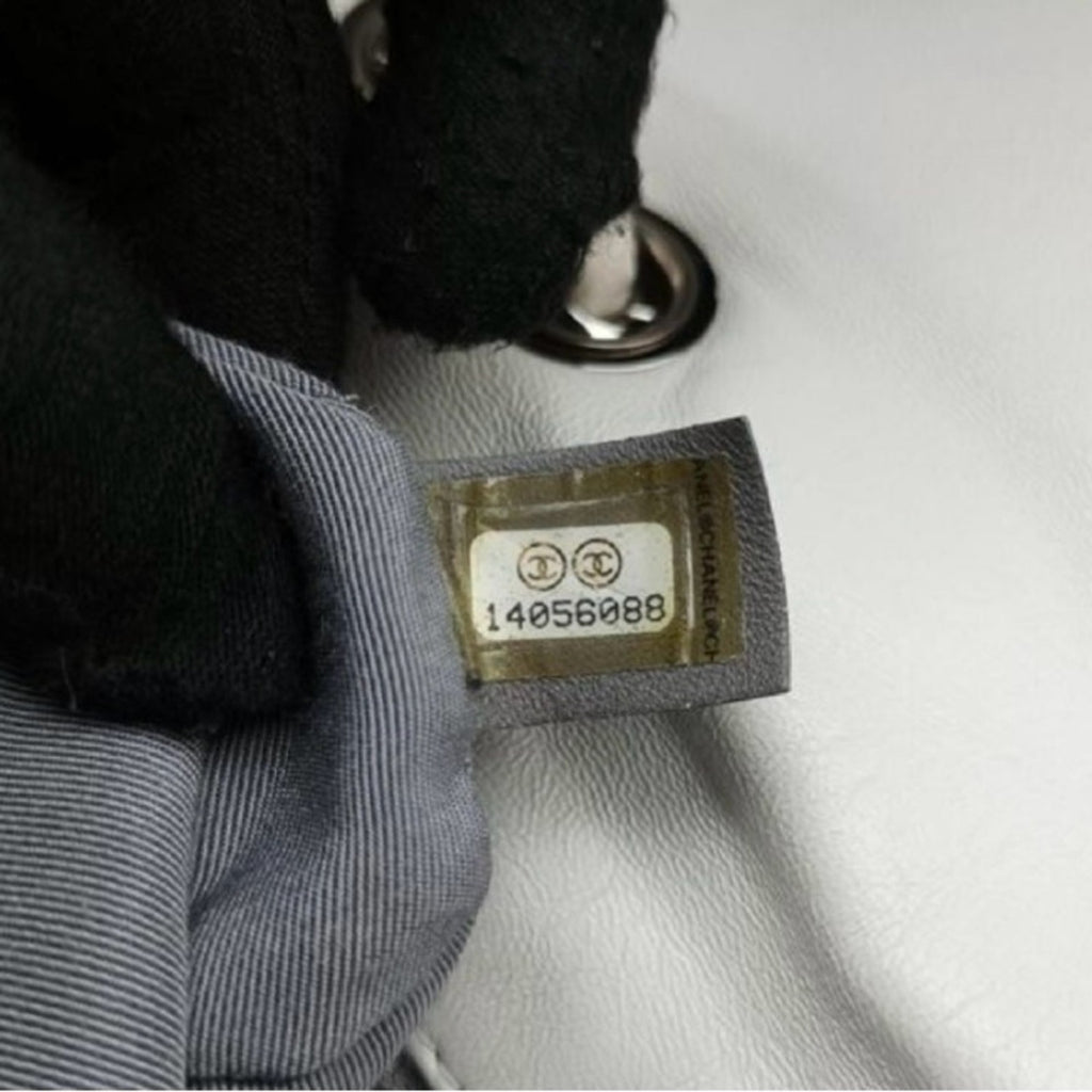 Chanel White Quilted Shoulder Bag Pre Owned