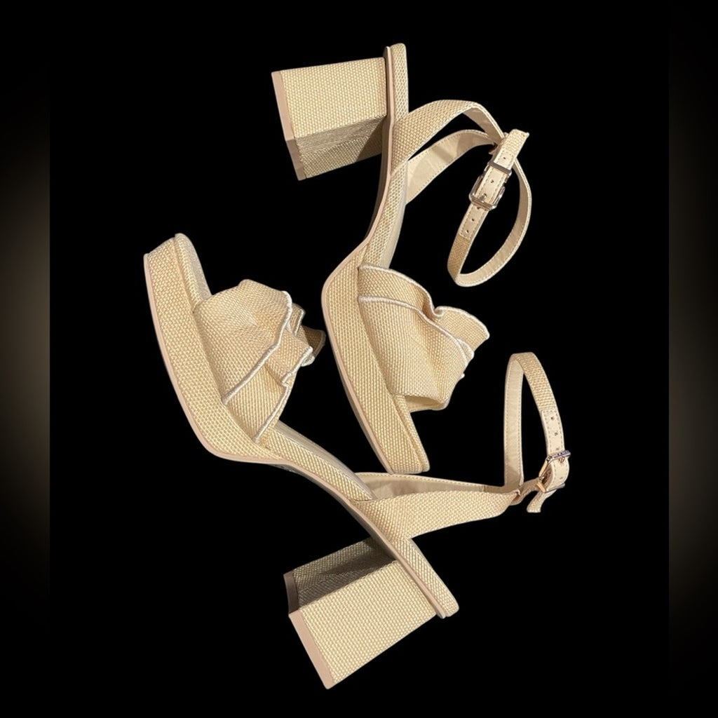 Dolce Vita Elegant Beige Block Heel Sandals NWT size 8
