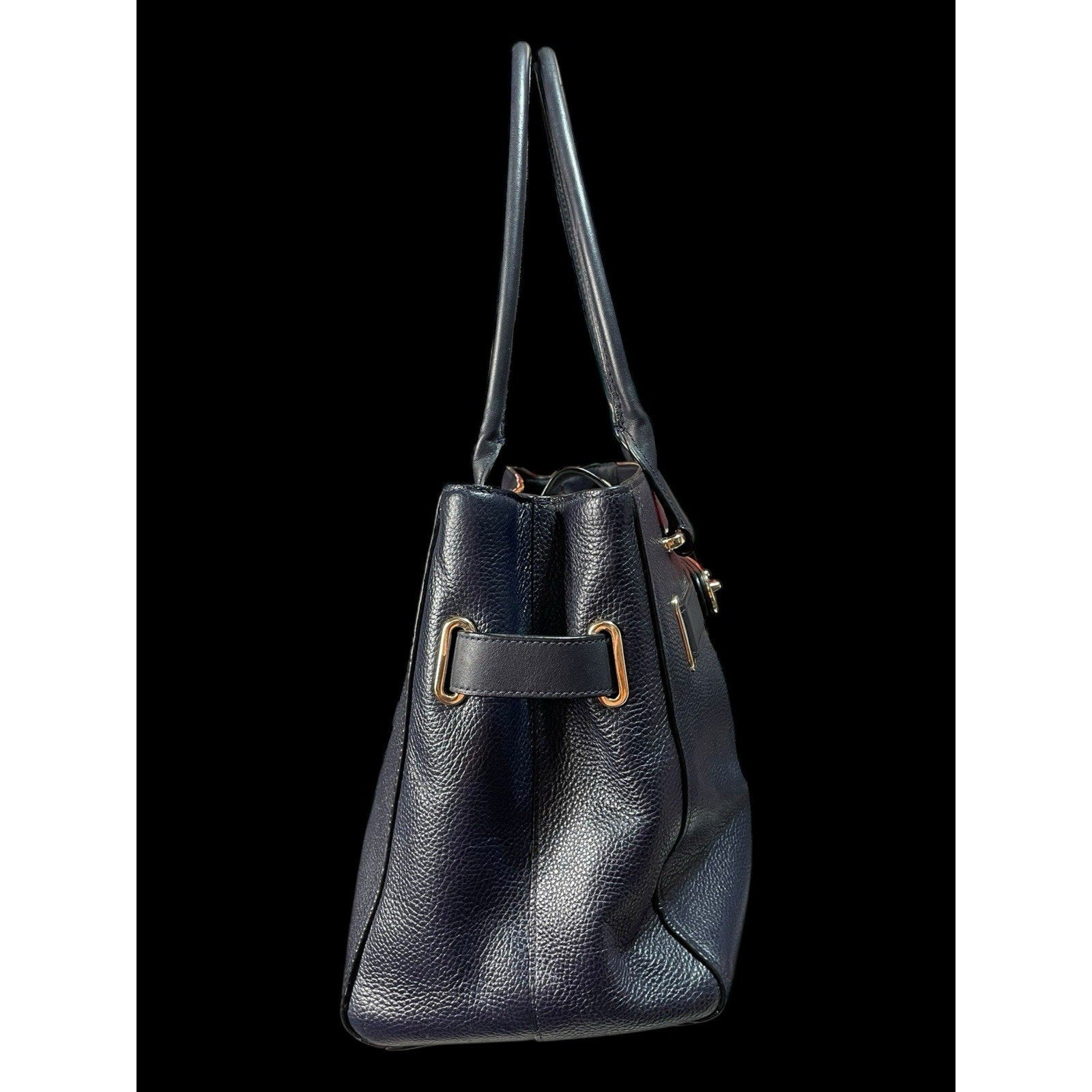 Coach Swagger Shoulder bag in navy Blue pebbled leather.
