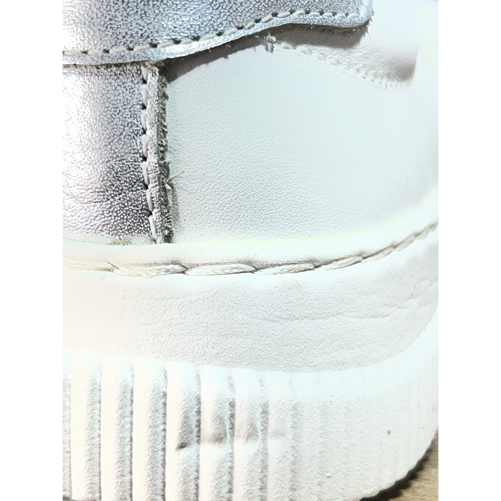 Softt Fianna White Sneaker Women Shoe Size 6M