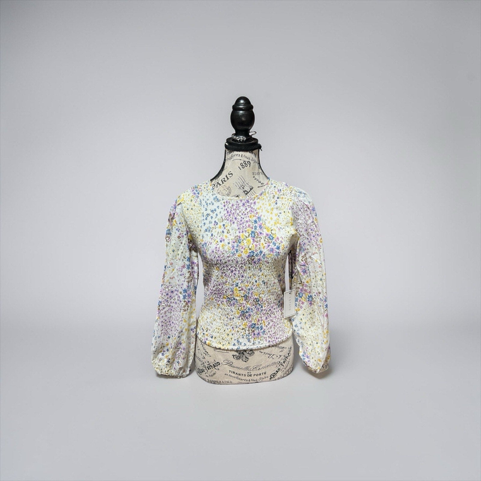 1. States mocked Floral Print Blouse Women’s Short Size M NWT