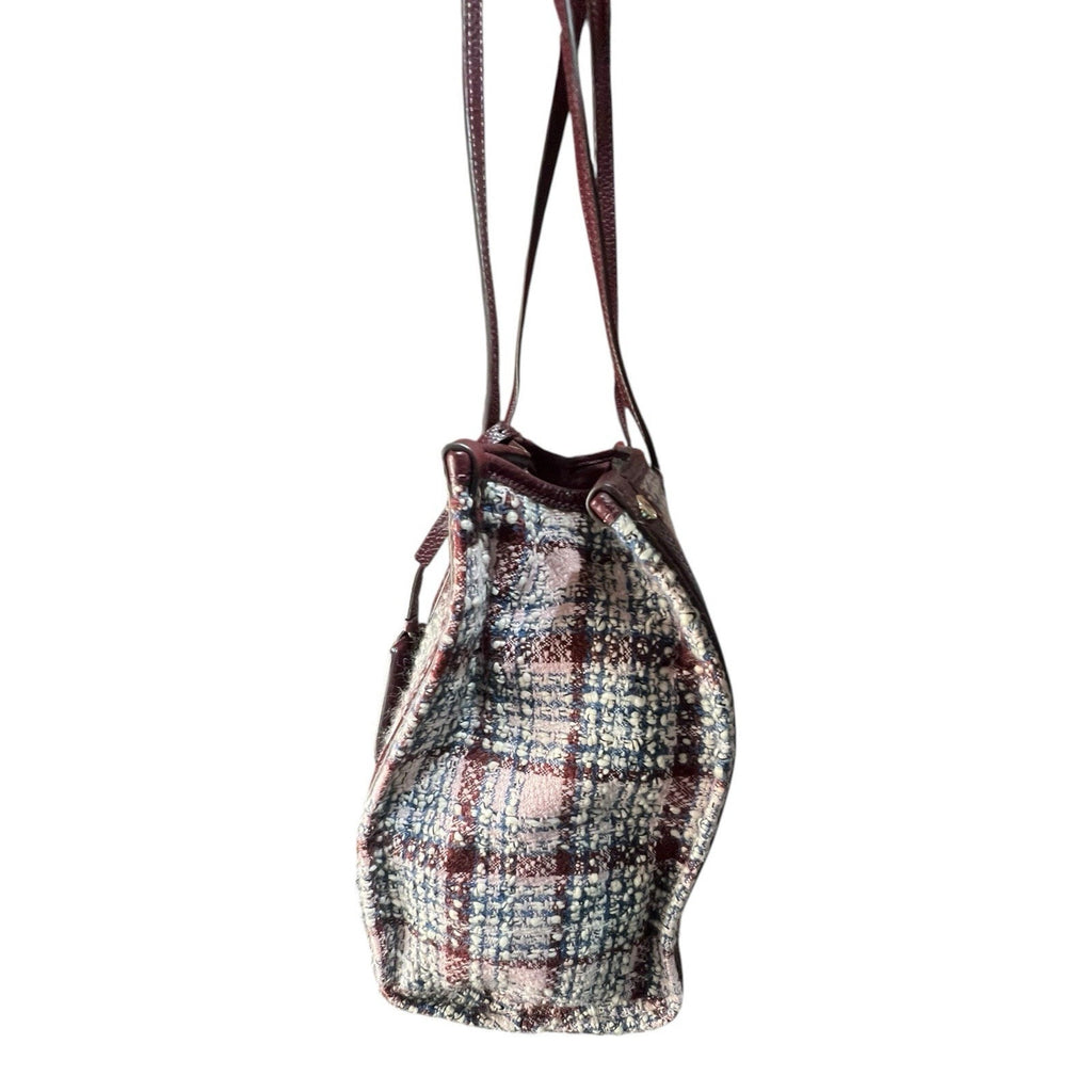 Kate Spade New York Market Medium Tote is crafted from cozy tweed And Leather