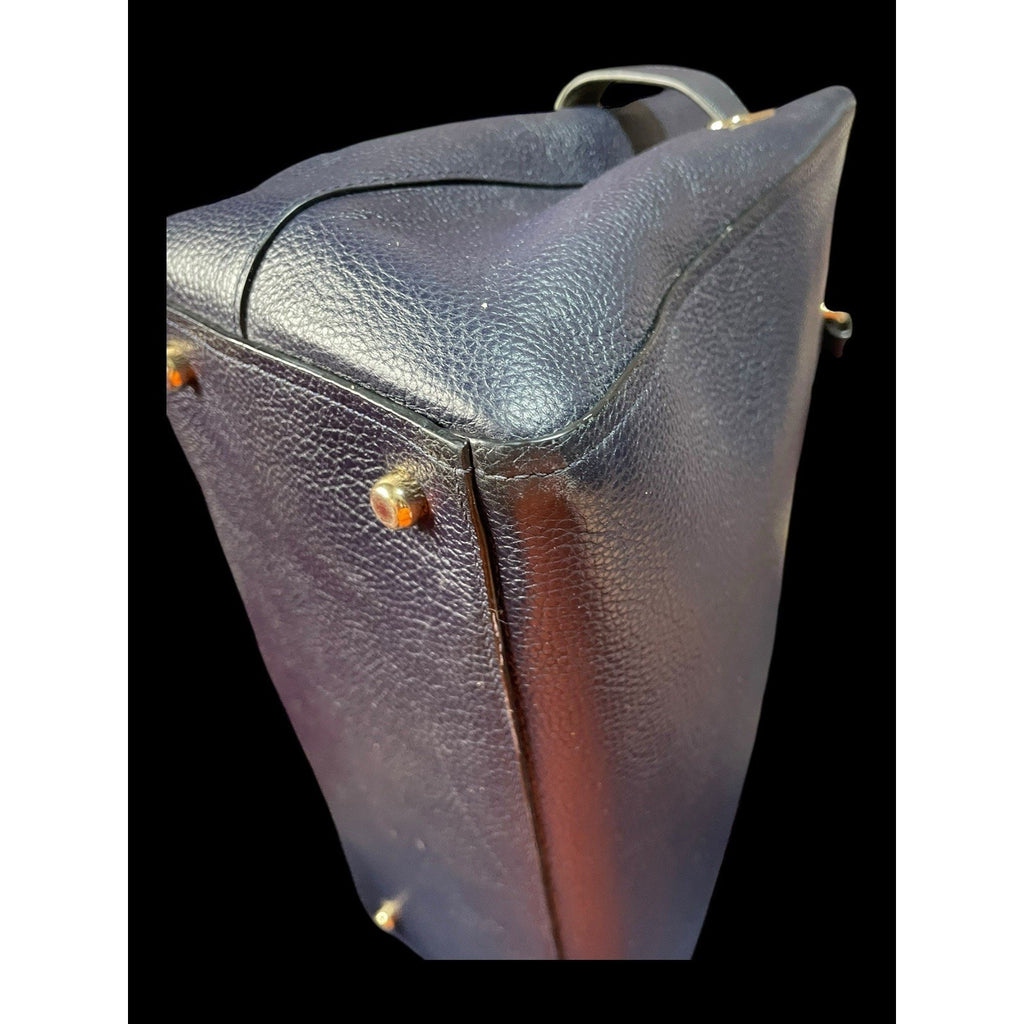 Coach Swagger Shoulder bag in navy Blue pebbled leather.