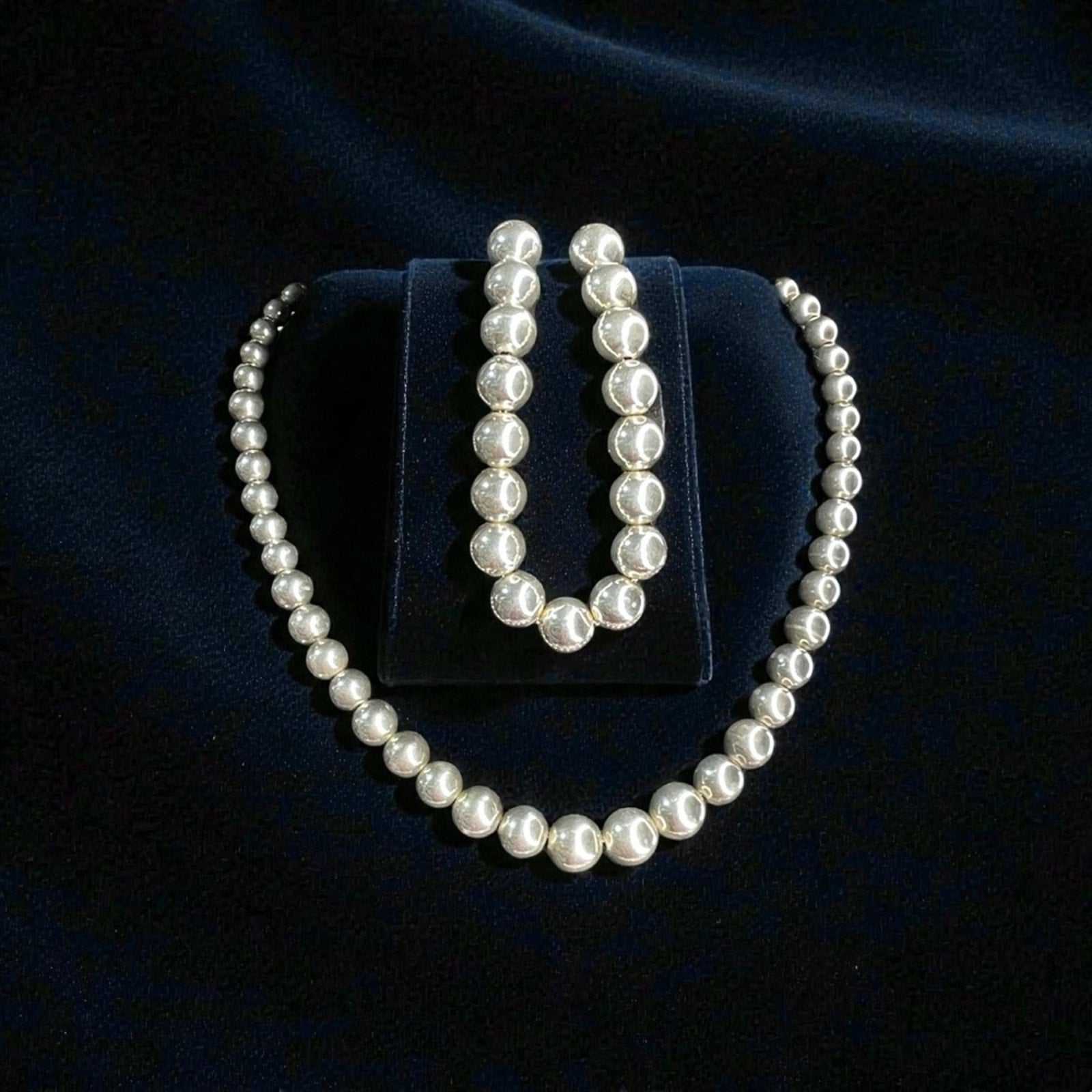 Tiffany and Co. Elegant 925 Silver Bead Necklace and Bracelet Set