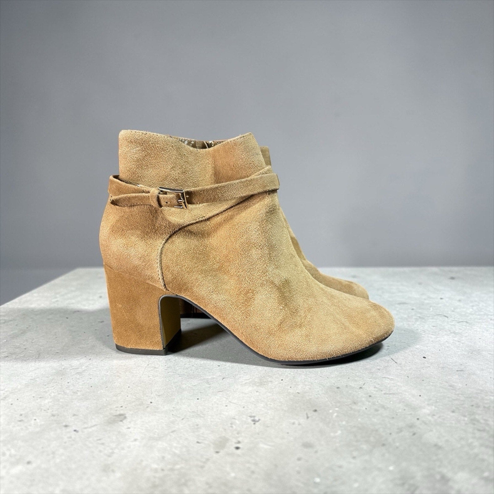 Bella Vita Arlette block heel ankle bootie Tan Suede Women’s Shoe Size 8.5 m