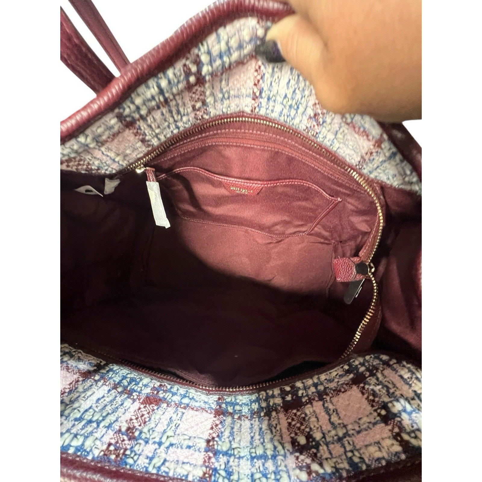 Kate Spade New York Market Medium Tote is crafted from cozy tweed And Leather
