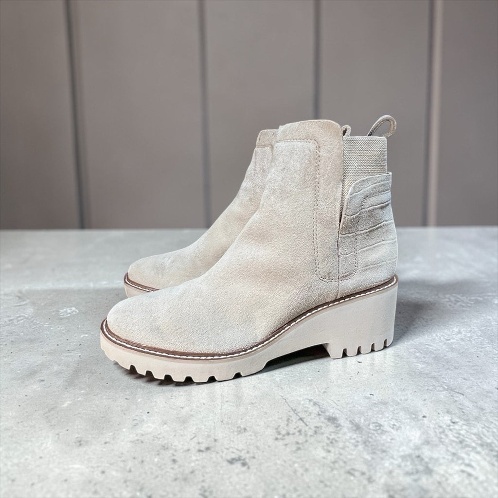 Dolce Vita Huey H2O Chelsea boots Suede Women’s Size 9