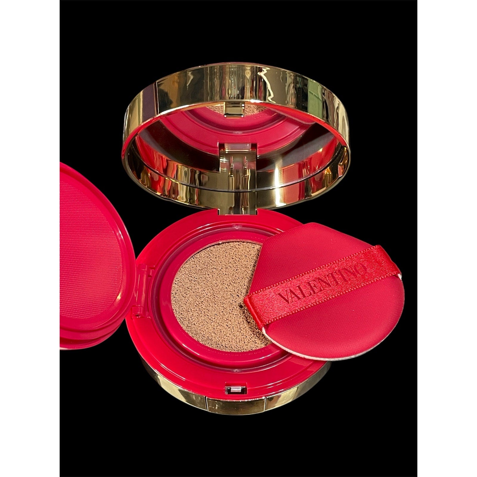Valentino Red Cushion Foundation Luxurious Finish Shade LN3