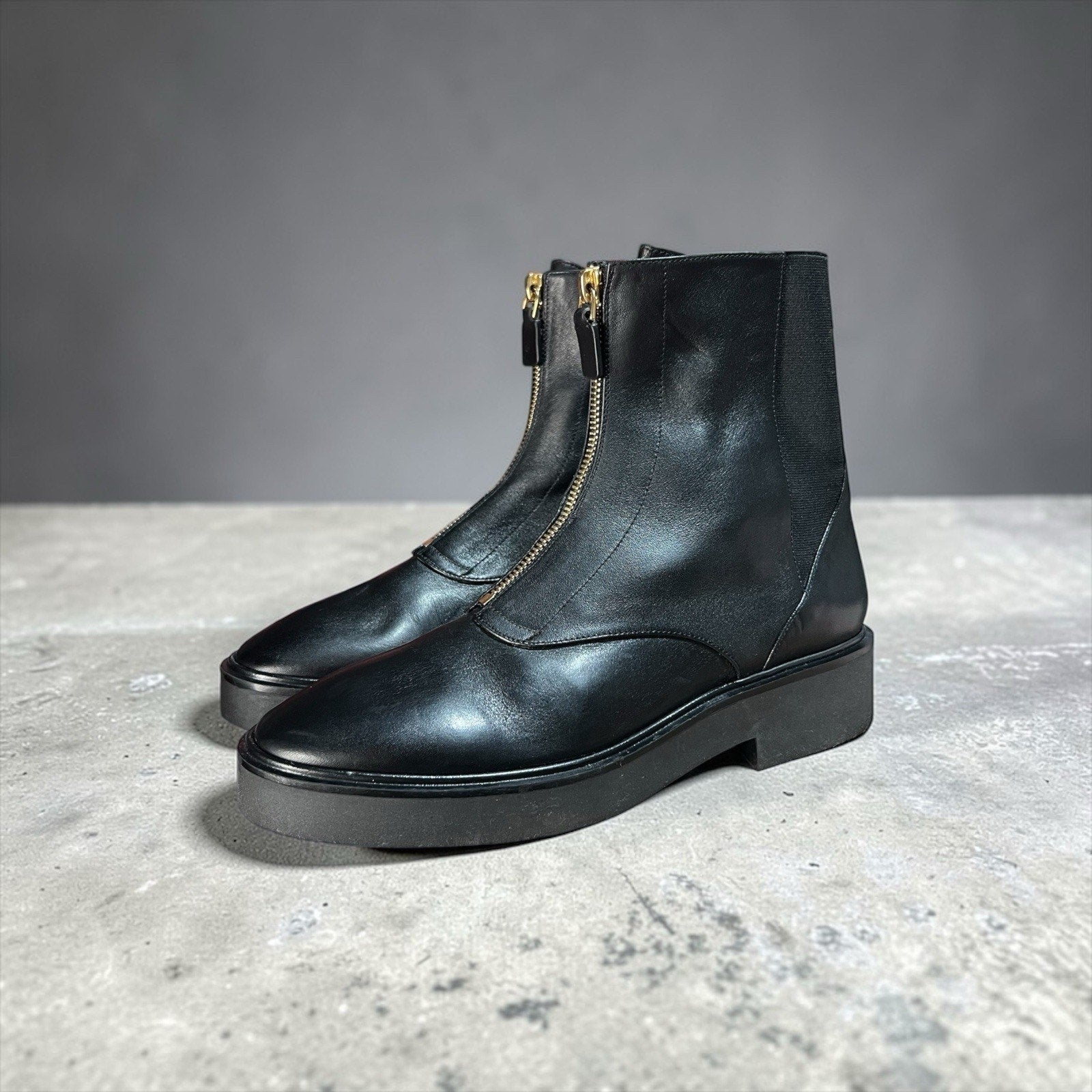 Stuart Weitzman Lodge Zip Bootie Black Leather Women’s Shoe Size 7 b