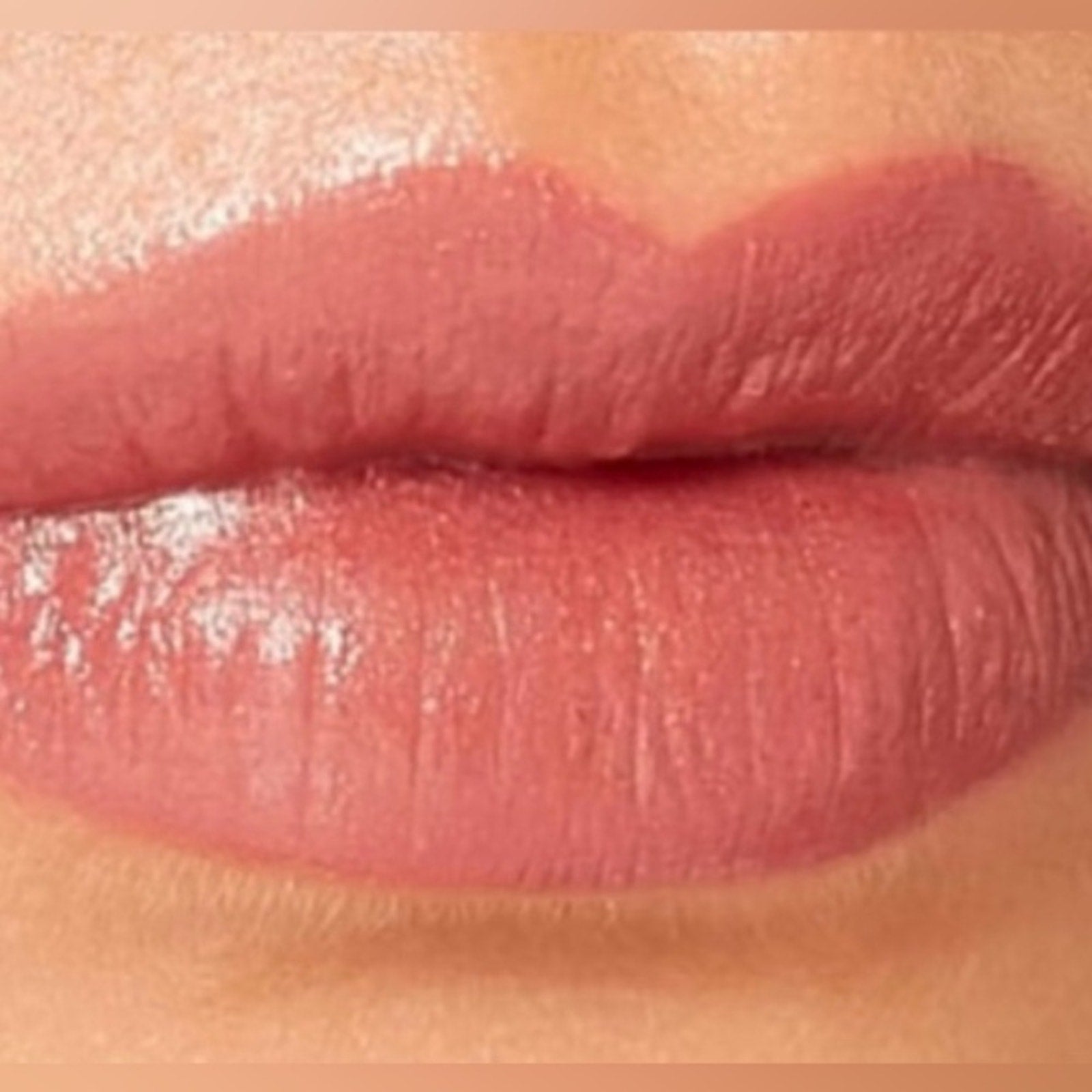 Hourglass Confession Lipstick Sleek Design shade I Want