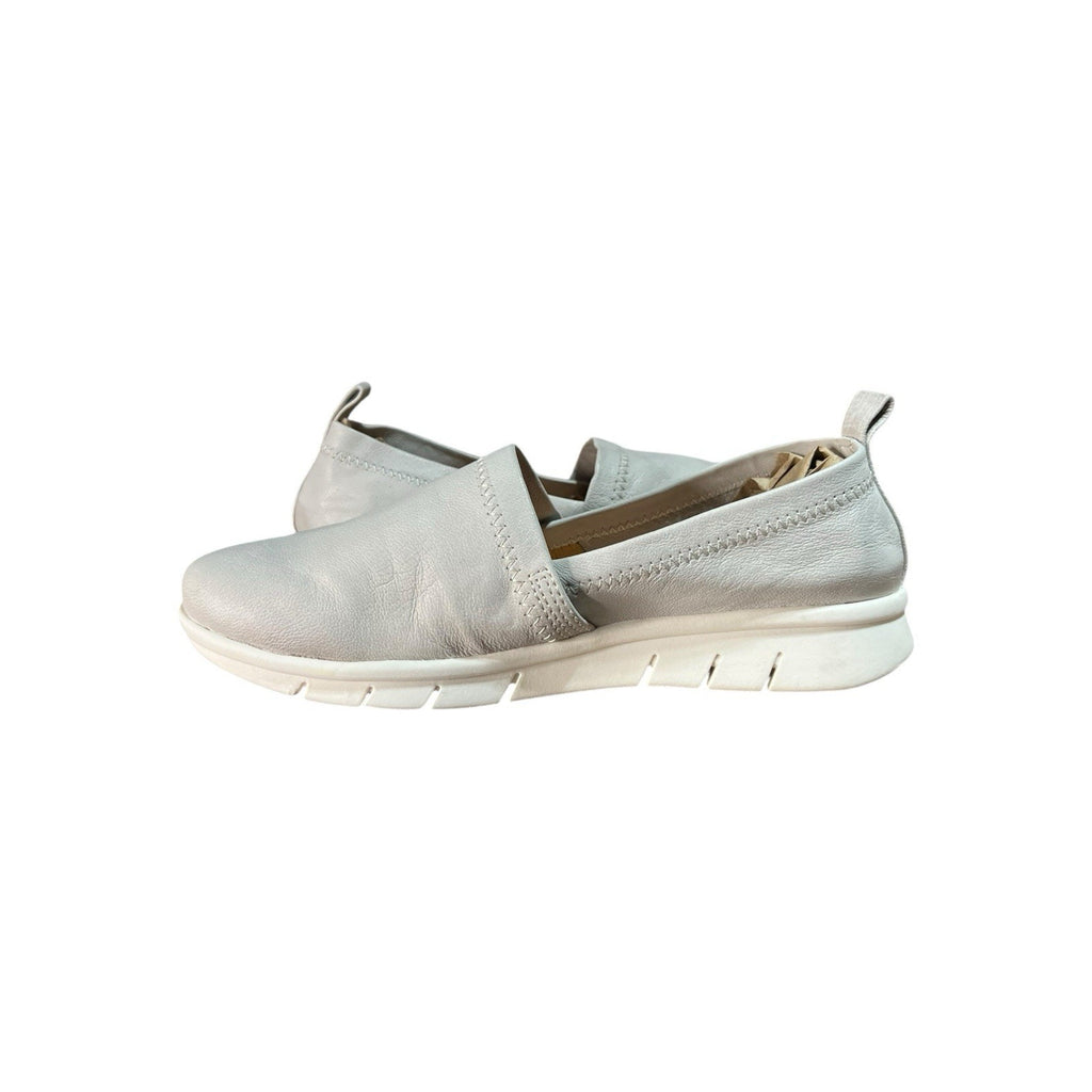 Comfortiva Carni Italian leather slip-on sneakers Women’s Size 7M